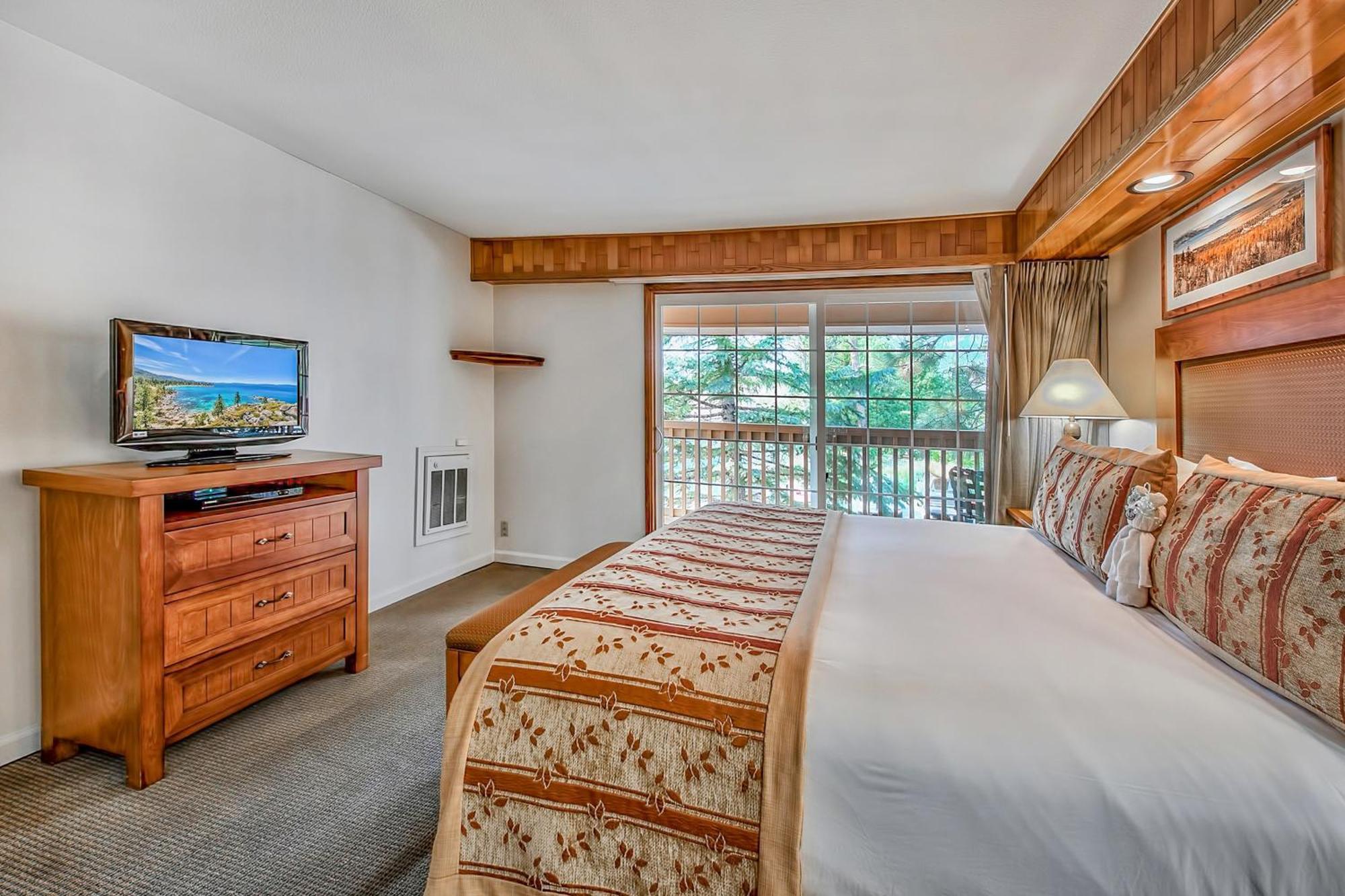 The Tahoe Beach & Ski Club Owners Association South Lake Tahoe Room photo