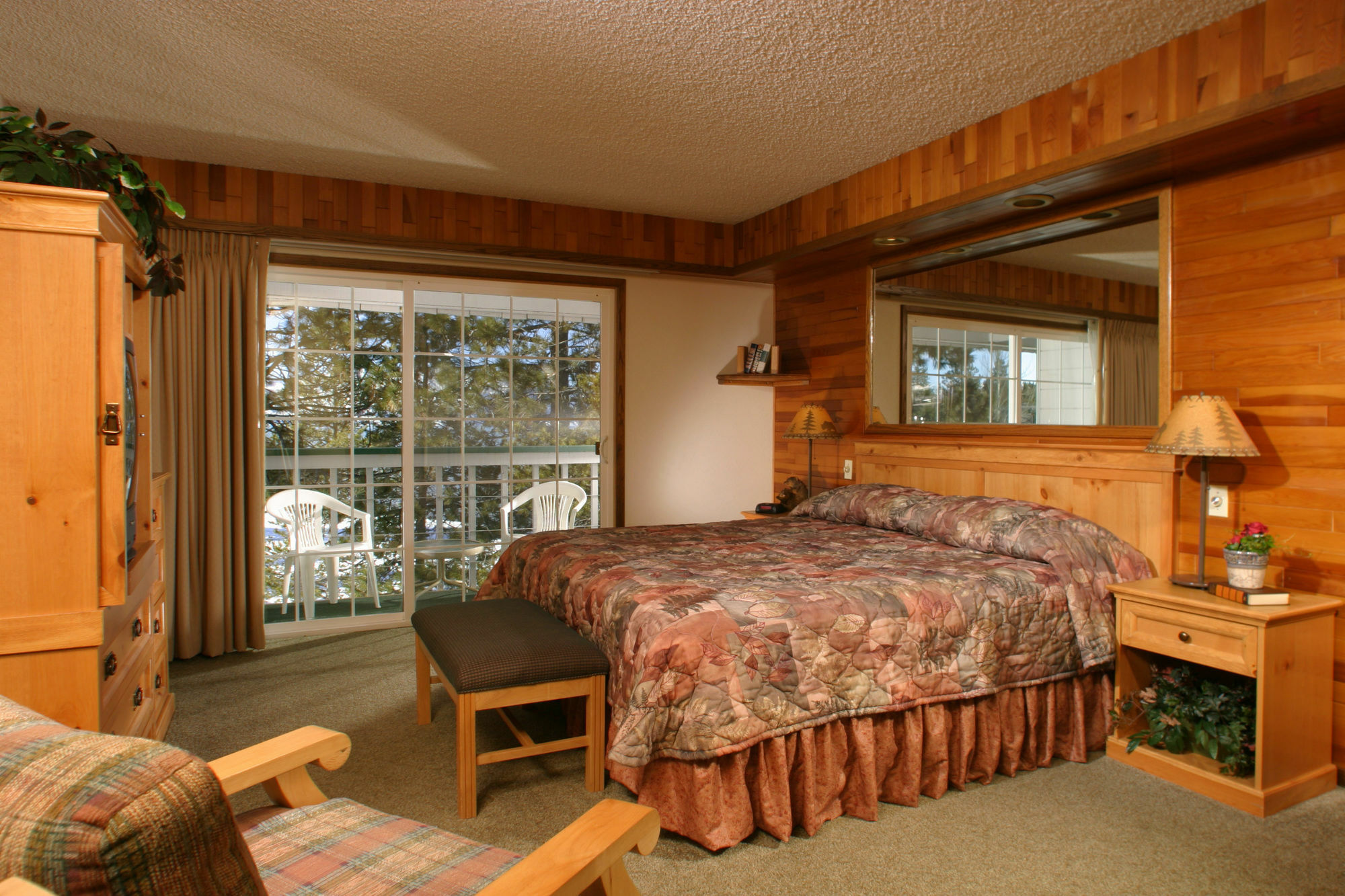The Tahoe Beach & Ski Club Owners Association South Lake Tahoe Room photo